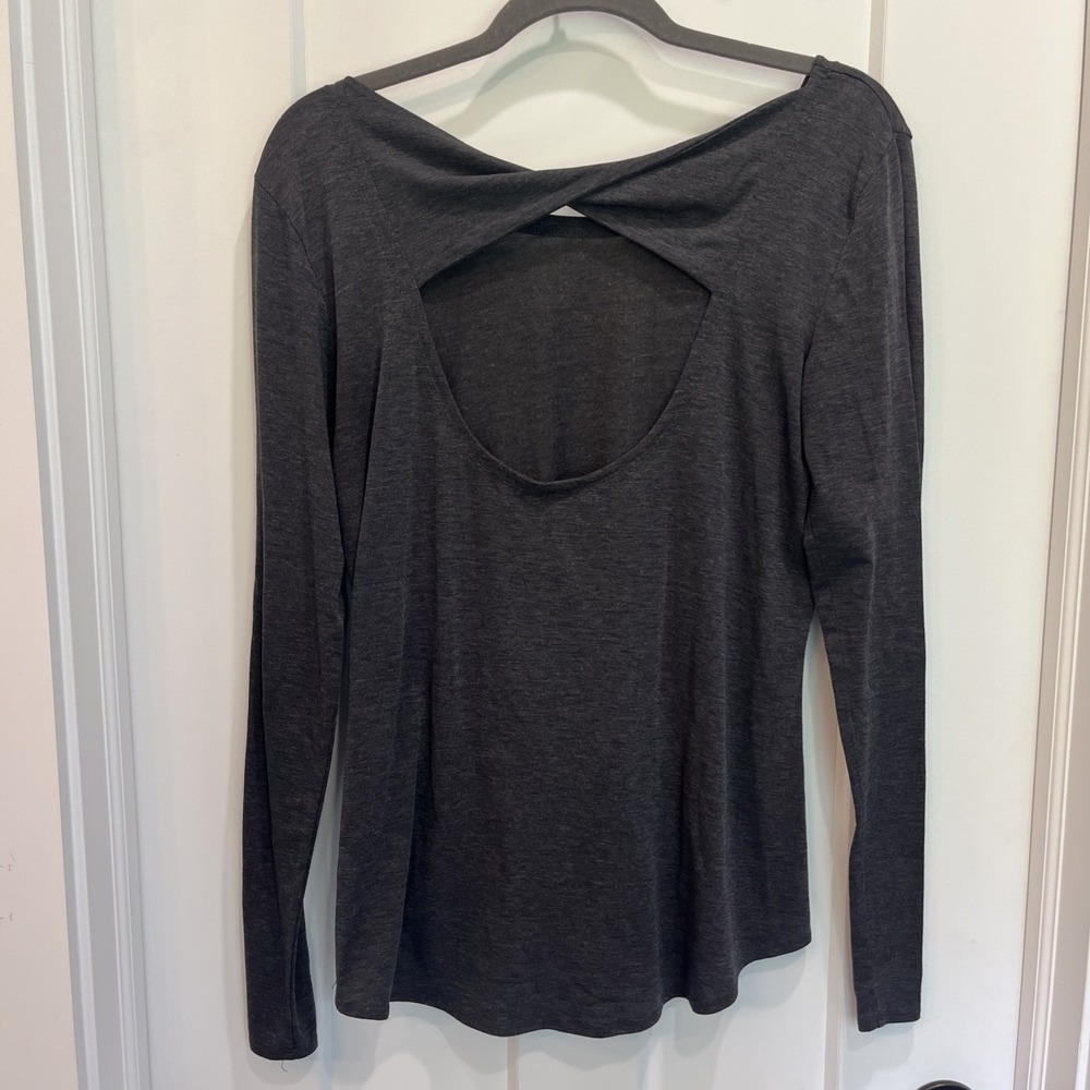 Athleta Open Back Flexlight Gray Long Sleeve Top Size Medium Athleisure Athletic